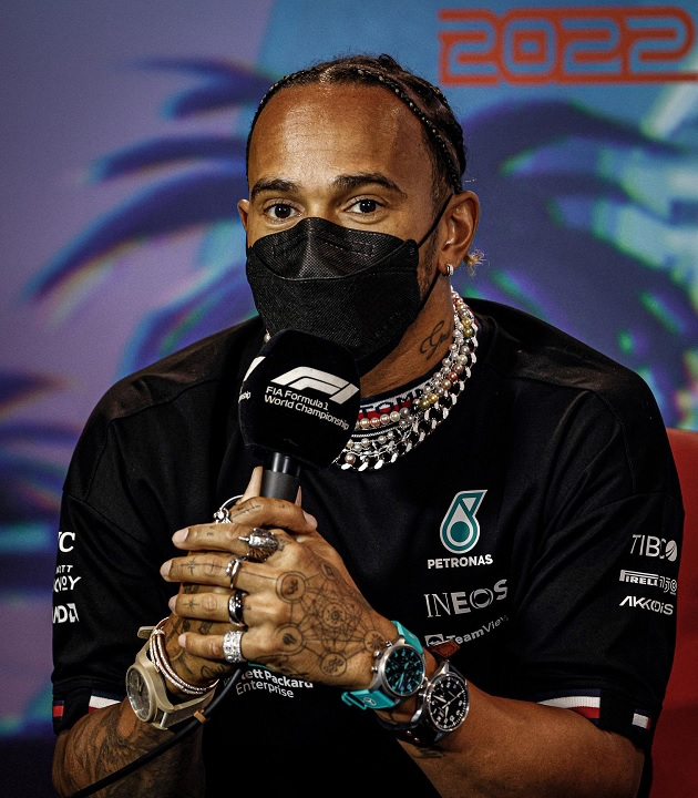 Lewis Hamilton na coletiva de imprensa F1