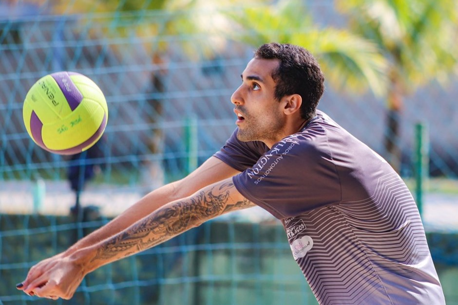 O jogador Douglas durante treino da equipe do Vôlei São José Divulgação/ PMSJC