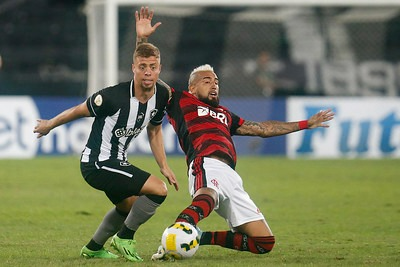 Vidal foi o autor do gol da última vitória do Fla contra um campeão brasileiro da Série A Vítor Silva/Botafogo