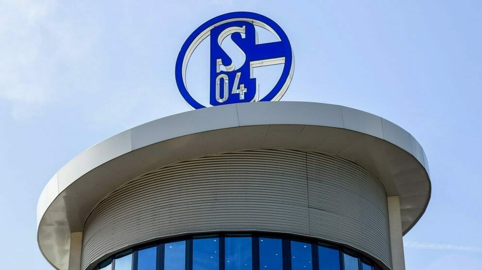Schalke remove logo de empresa russa das camisetas do clube Reprodução/Schalke 04