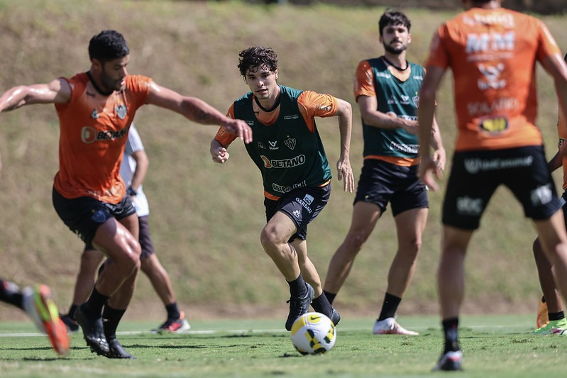 Hulk, Dodô e Igor Rabello em treino desta quarta (01) Pedro Souza / Atlético