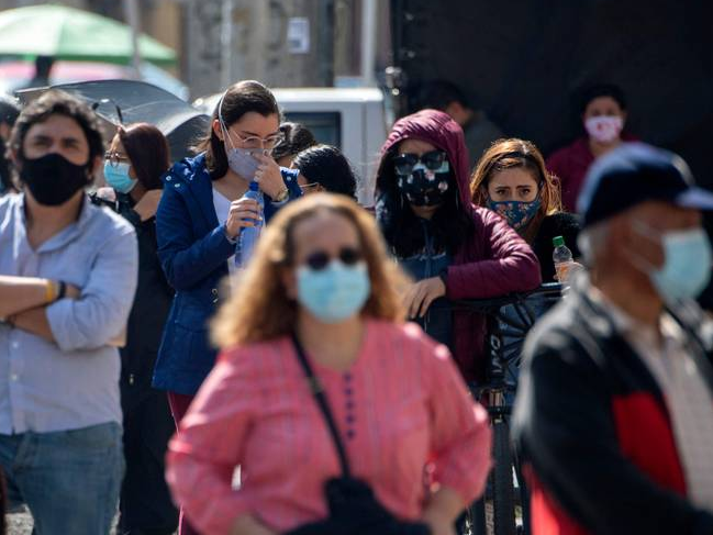 Obrigatoriedade do uso de máscaras pode acabar JUAN BARRETO / AFP