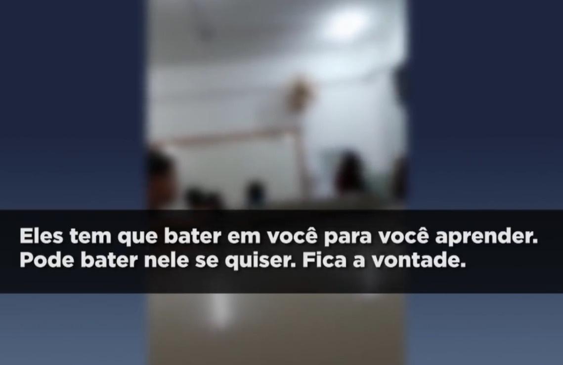 Professora incentiva agressão entre crianças dentro de sala de aula