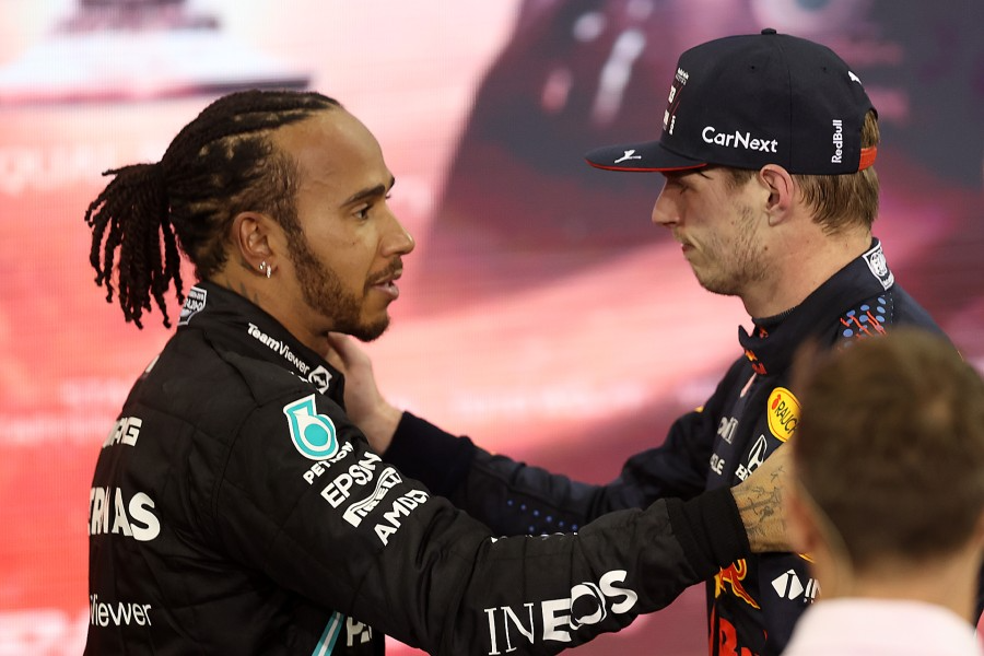 Piloto da Red Bull recebeu parabéns de britânico da Mercedes e comemorou com elogios à equ