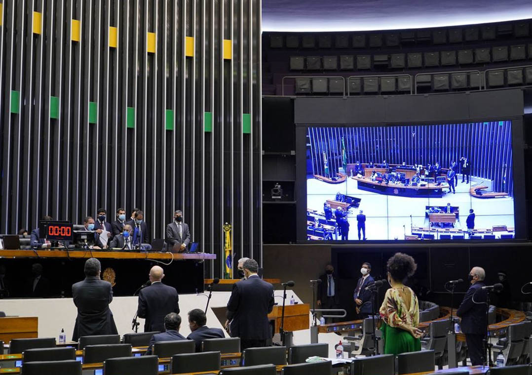 Auxílio Brasil: Câmara aprova MP com valor mínimo permanente de R$ 400