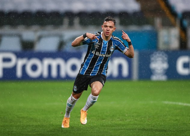 Atacante tem 31 gols com a camisa tricolor e foi tricampeão gaúcho Divulgação/Grêmio