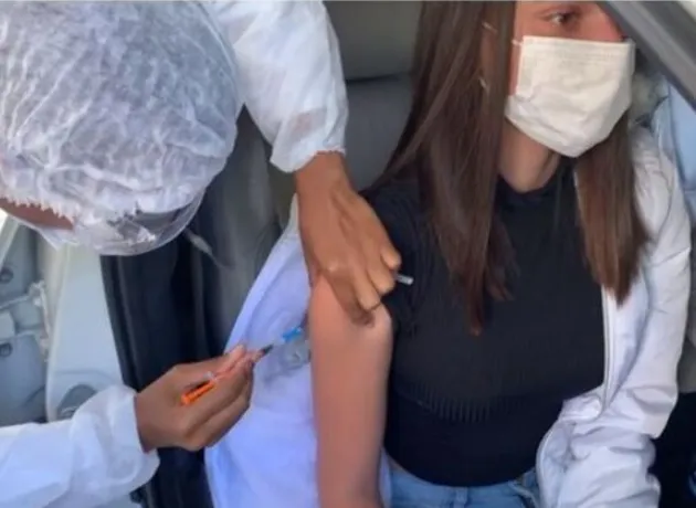 Vacinação de adolescentes no Rio de Janeiro contra a Covid-19 será retomada amanhã