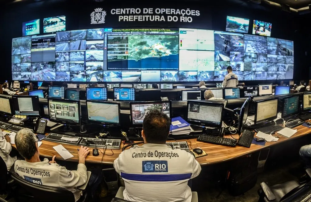 Segundo a CET-Rio, as câmeras facilitam e aumentam a eficácia da fiscalização