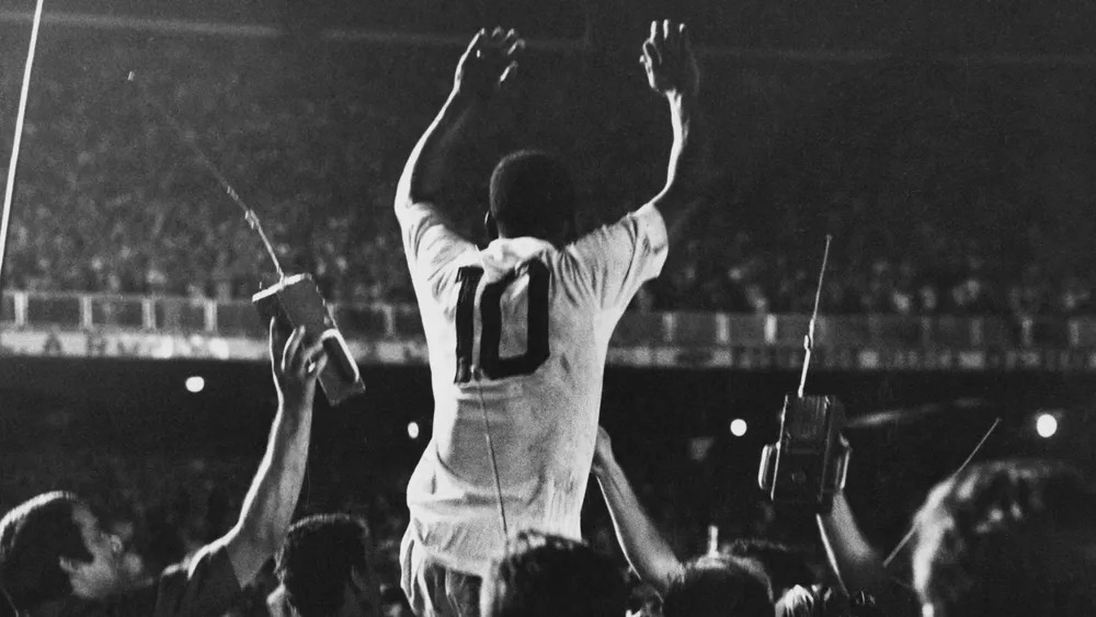 Pelé marcou história pelo Santos usando a camisa 10, com 1.091 Pictorial Parade/Archive Photos/Getty Images