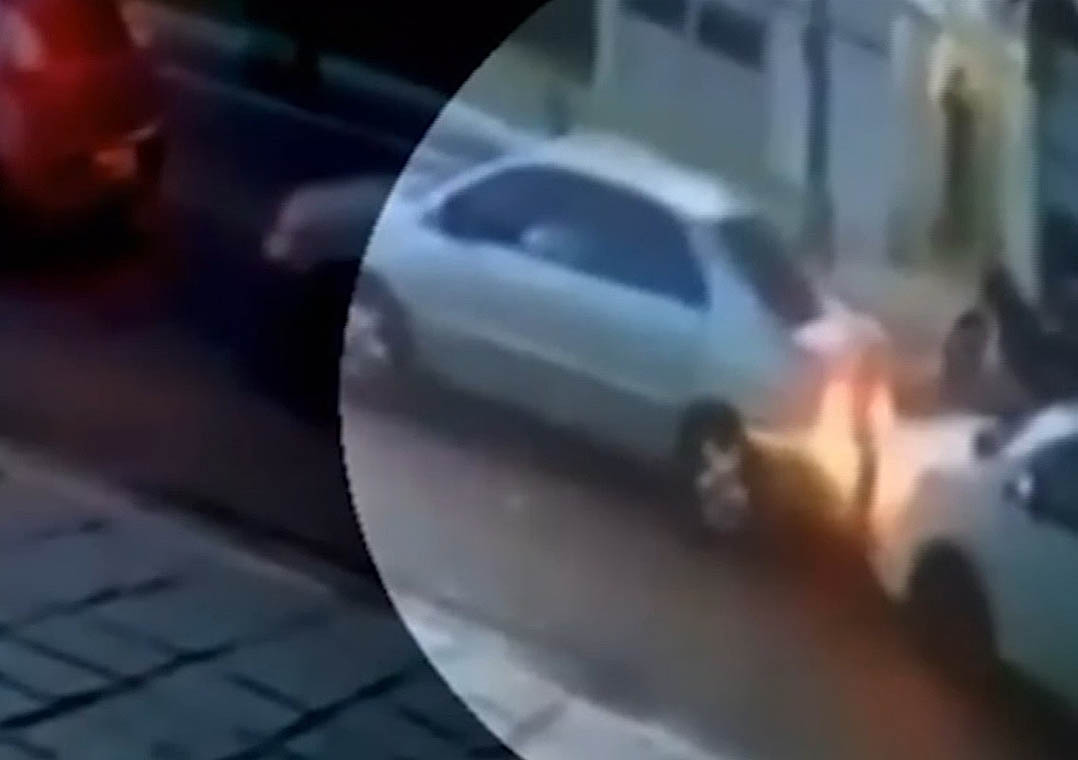 Ladrões batem em carro para sequestrar motorista em Fortaleza 