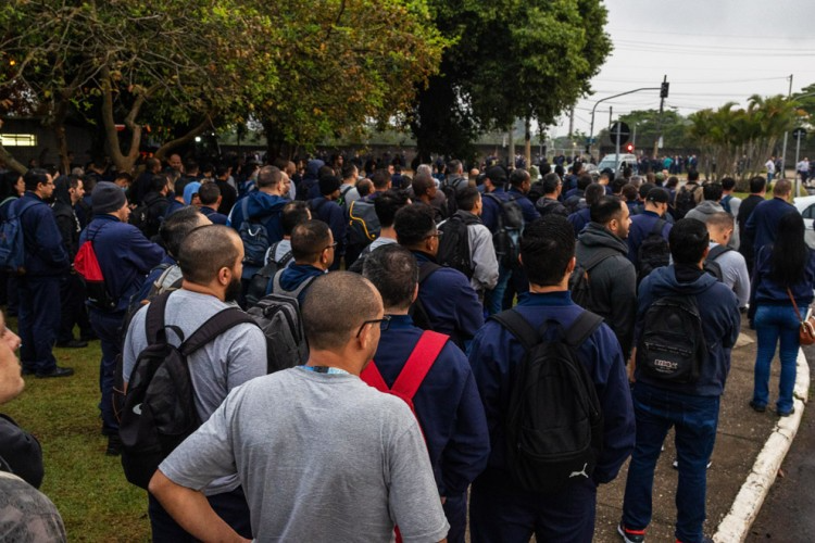 Cerca de 2 mil trabalhadores participaram da mobilização Roosevelt Cássio/ Sindicato dos Metalúrgicos