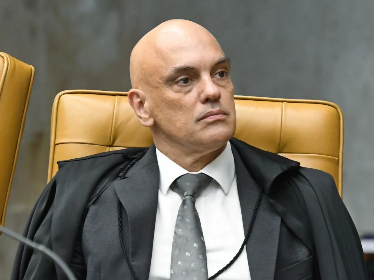 Moraes derruba liminar de juiz e manda tirar manifestantes de quartel em BH
