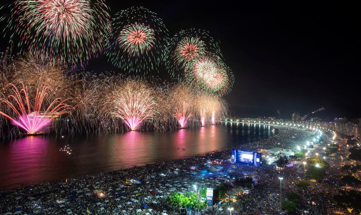 Queima de fogos irá acontecer em Copacabana e outros nove pontos do Rio Foto: Gabriel Monteiro/SECOM