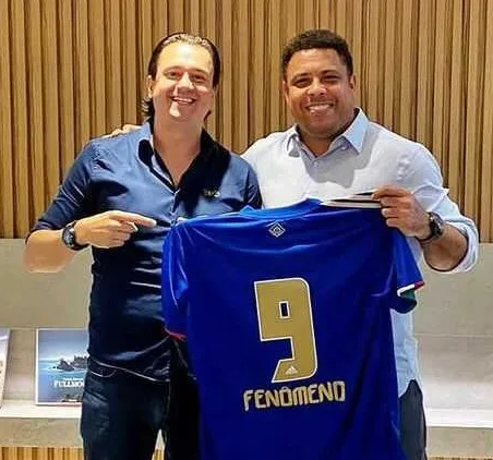 Ronaldo Nazário é o novo acionista majoritário do departamento de futebol do Cruzeiro.