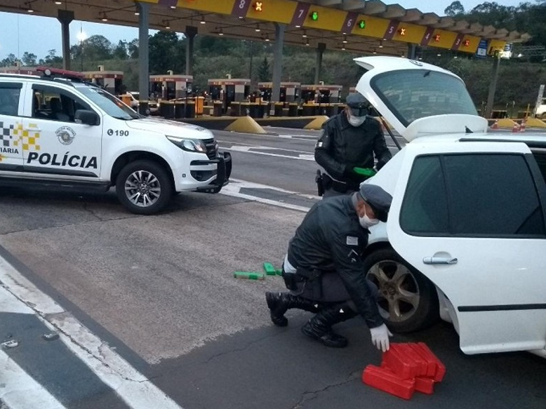 Caso aconteceu em Itatinga; homem foi indiciado por tráfico de drogas Polícia Militar de SP