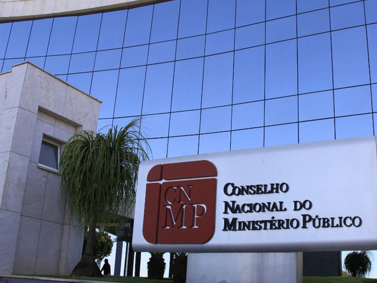 O CNMP é responsável pela fiscalização administrativa, financeira e disciplinar do Ministério Público Federal Conselho Nacional do Ministério Público