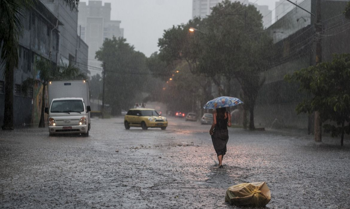 Começo de maio será de chuva e temperaturas mais baixas na região Foto: Marcelo Camargo/Agência Brasil