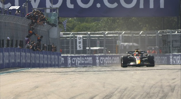 Inspirado, Verstappen supera dupla da Ferrari e vence GP de Miami