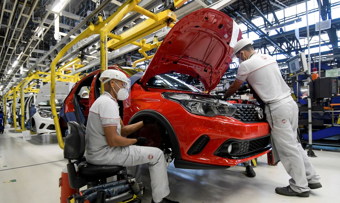 Audi e Fiat, sinalizaram a retomada de produção no Brasil Foto: Washington Alves /Reuters