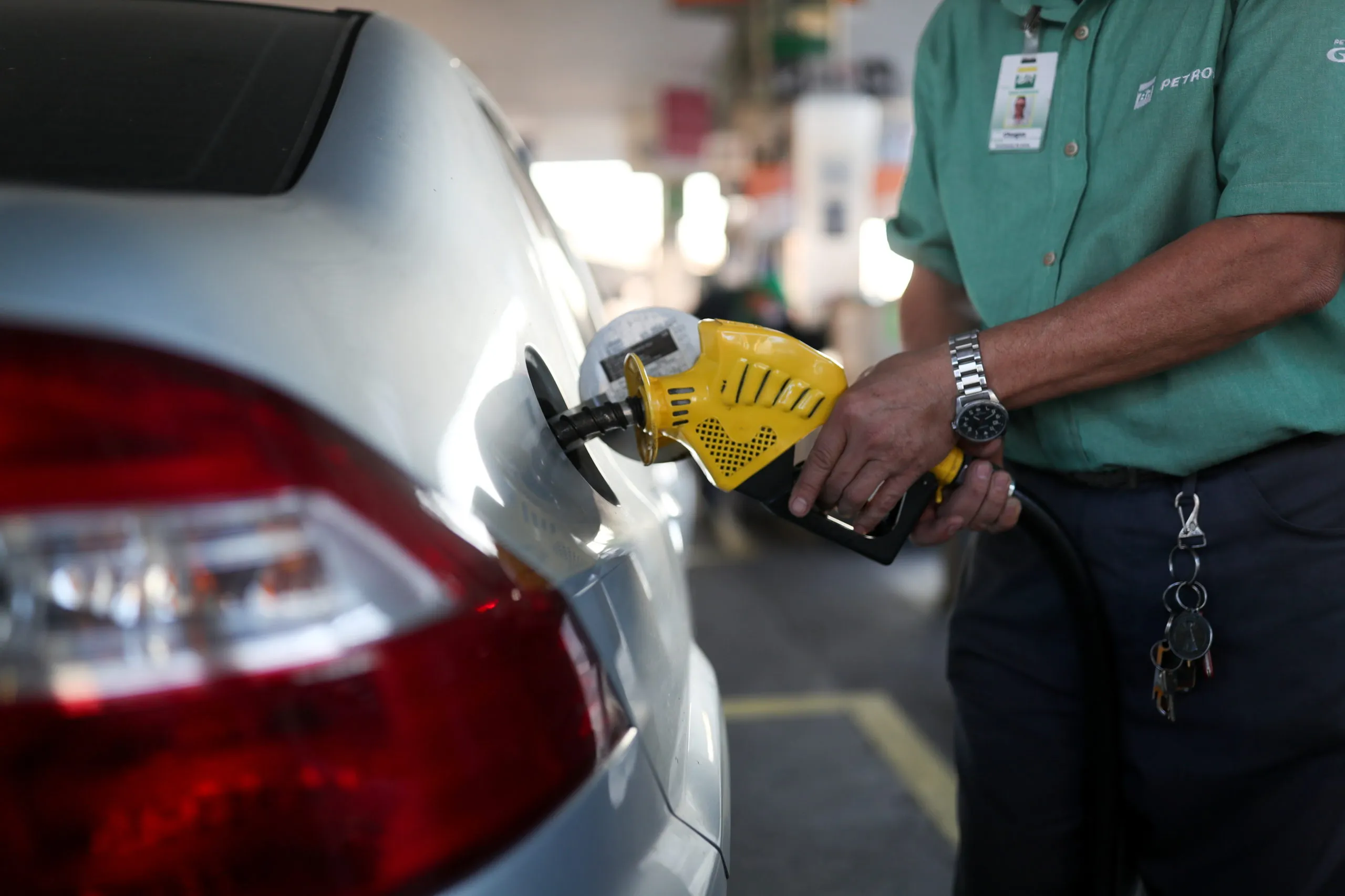 Ministério de Minas e Energia estimou uma redução média de R$ 1,55 no preço da gasolina 
