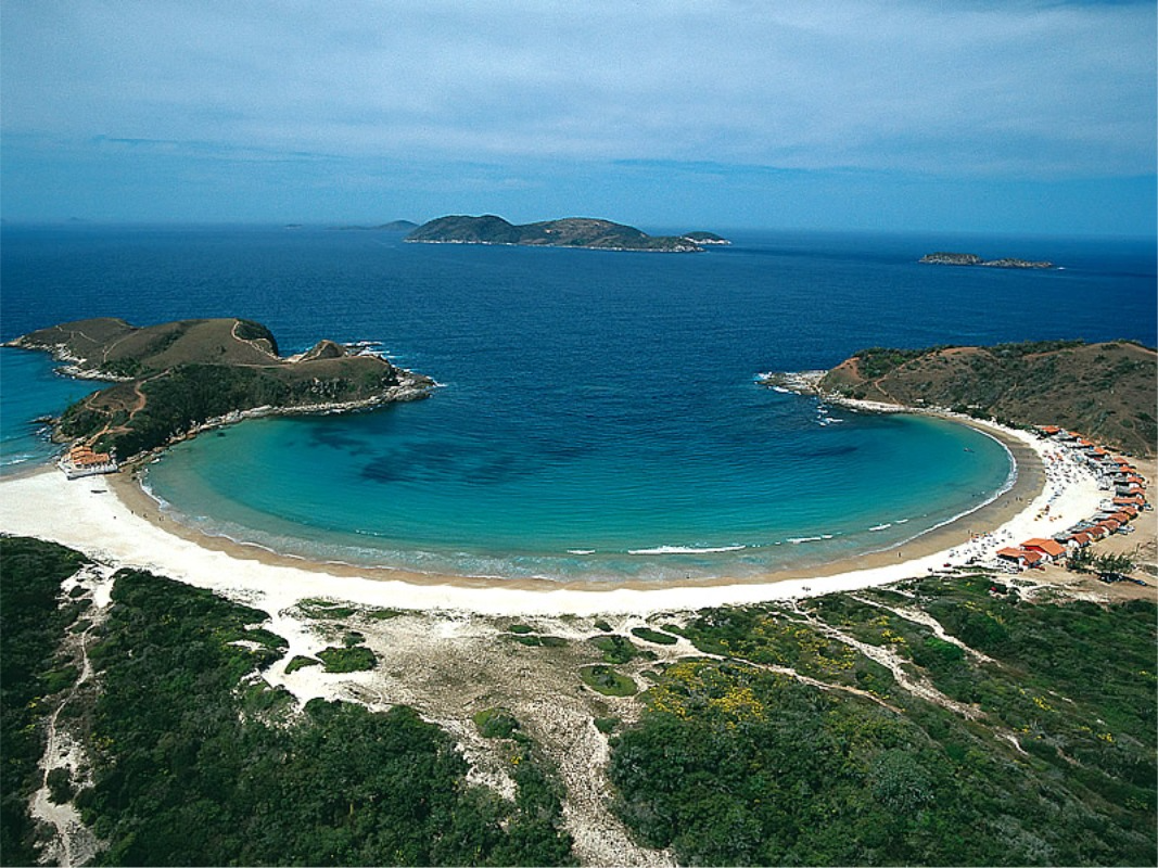 Estabelecimentos ocupam áreas irregulares do local Reprodução/Prefeitura de Cabo Frio