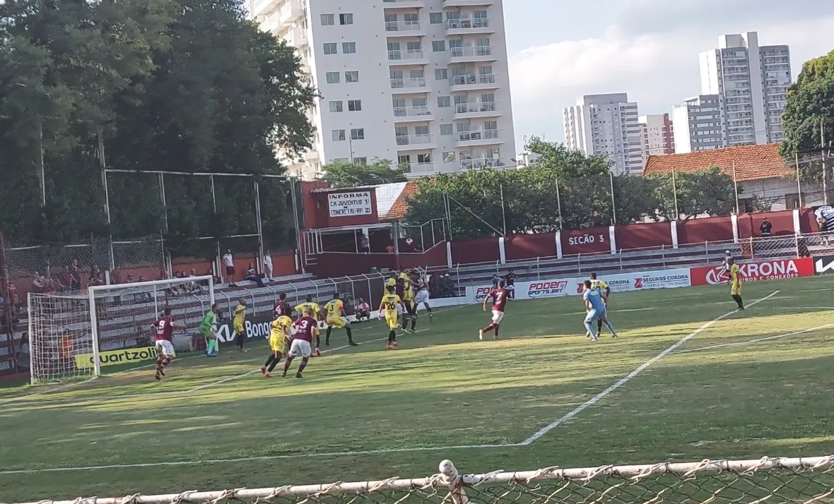 COMO É VER UM JOGO DO JUVENTUS DA MOÓCA NA RUA JAVARI?? 