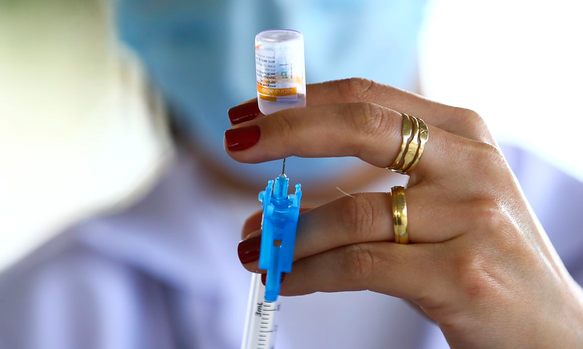 Cidade de SP começa vacinação da 4ª dose contra Covid para maiores de 45 anos