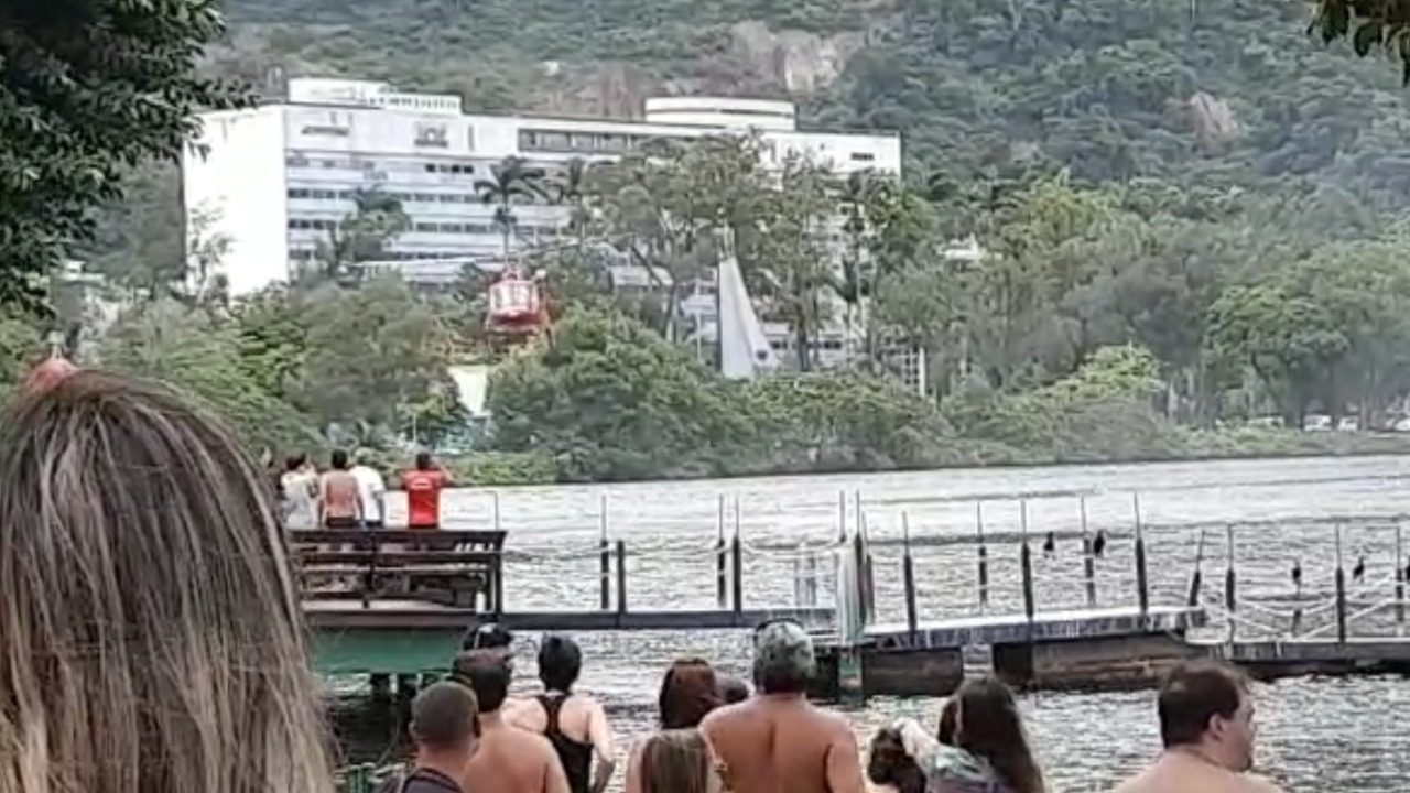 Uma multidão se formou no entorno da Lagoa. Foto: Reprodução