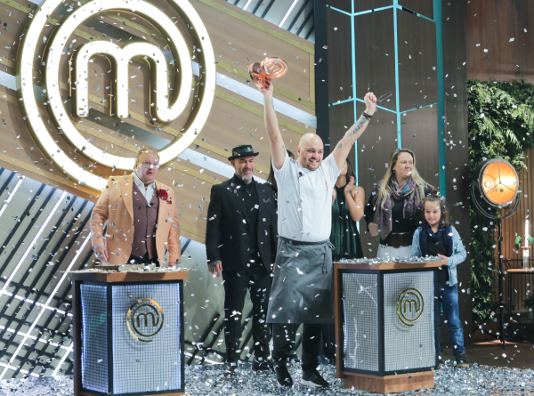 Diego vence o MasterChef Profissionais e jurados comentam Melissa Haidar