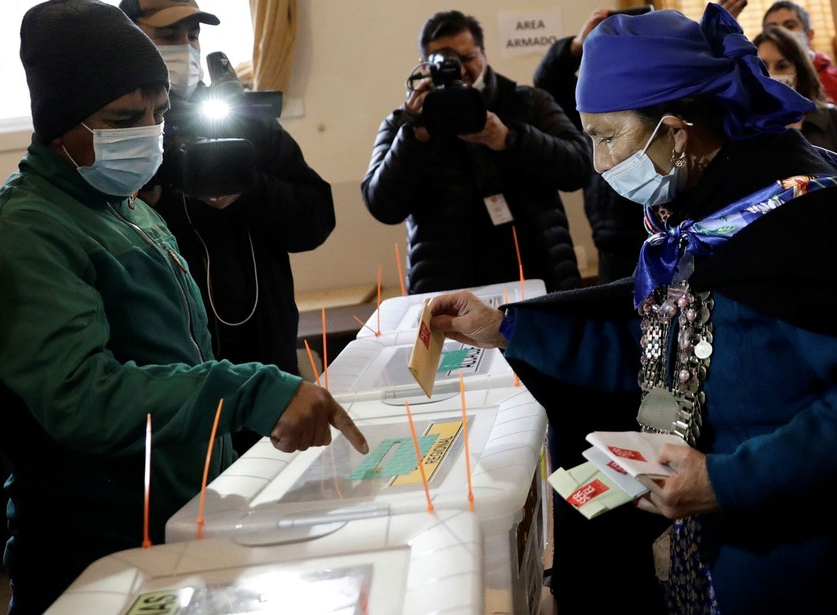 Votação para nova constituição no Chile Foto: Reuters/Juan Gonzalez