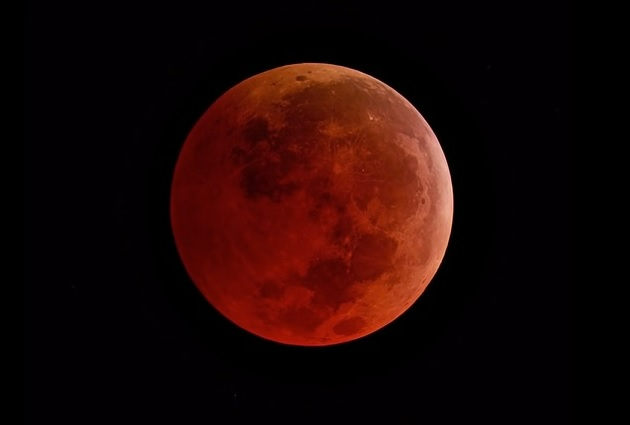 Eclipse total com "Lua de Sangue" será visto no Brasil no fim de semana