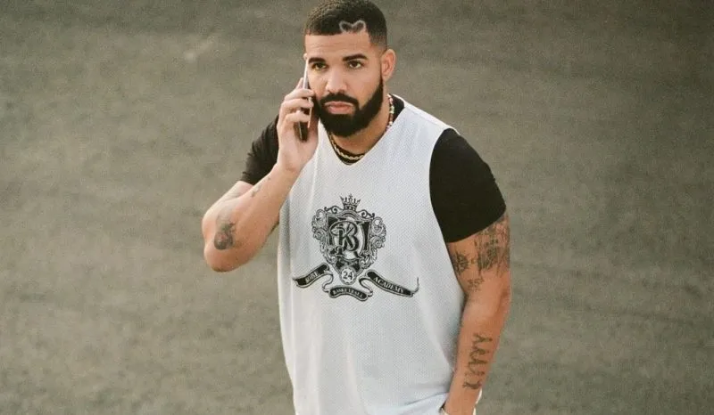 Drake chegou a se apresentar com Nelly Furtado no domingo (31)