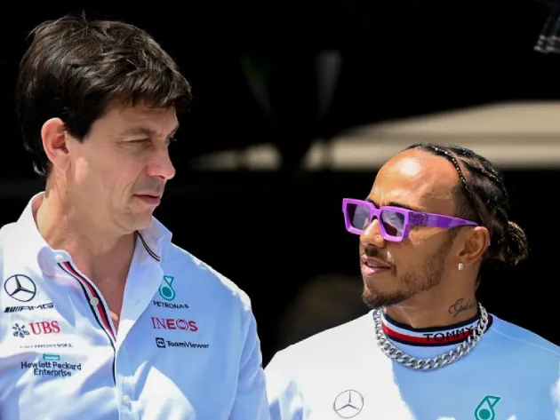 Wolff vê Mercedes em “lugar feliz” sobre renovação com Lewis Hamilton