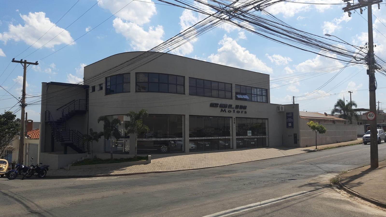 O proprietário do local foi socorrido e encaminhado para Santa Casa de Limeira. Equipe Band Mais/ Gulherme Celegado 