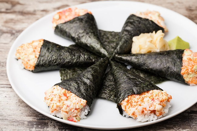 O que é o temaki? Chef sushiman explica  Envato Elements