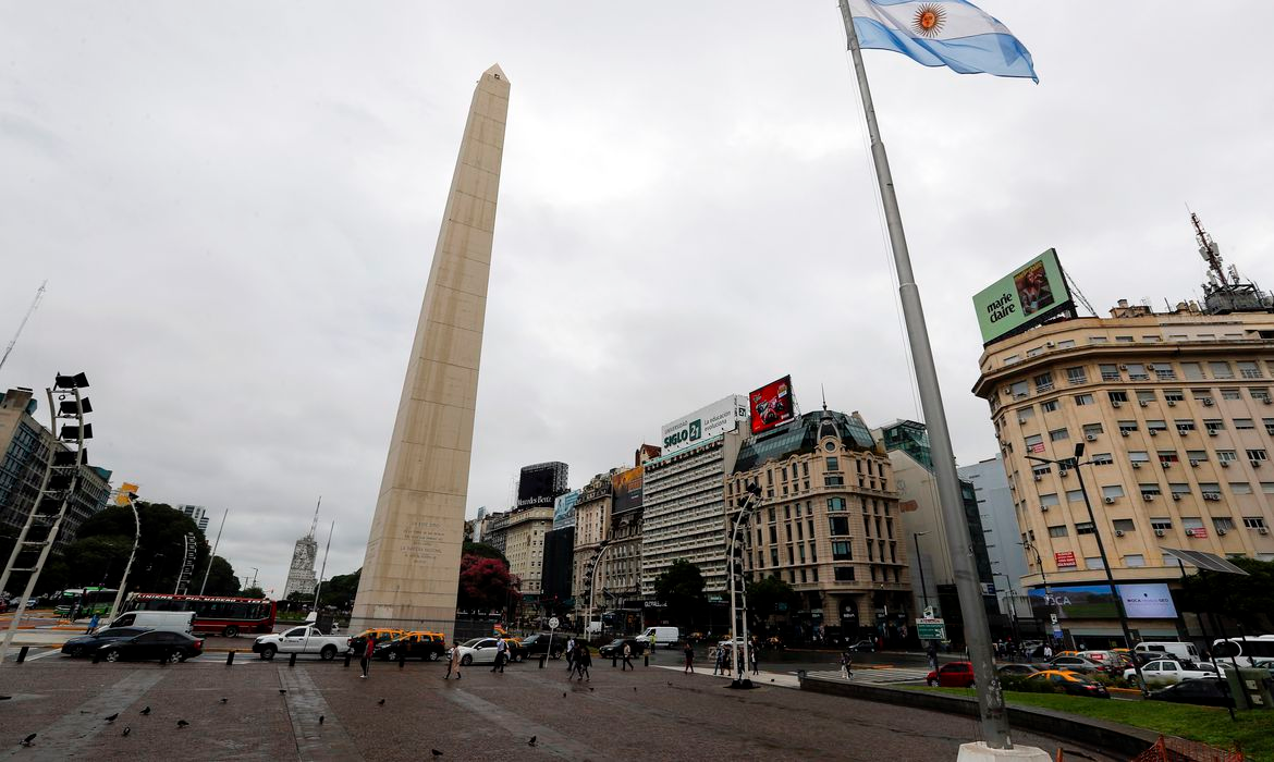 Eduardo Oinegue: Os alertas da crise econômica na Argentina para o Brasil