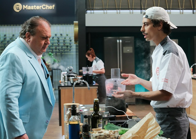 Jacquin e Enzo discutem o que é um purê no MasterChef Profissionais Melissa Haidar/Band