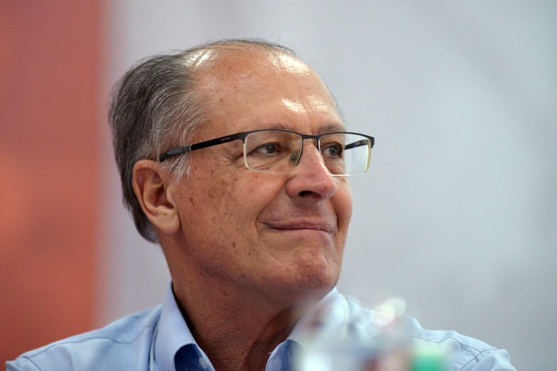 Geraldo Alckmin participa de evento após covid-19