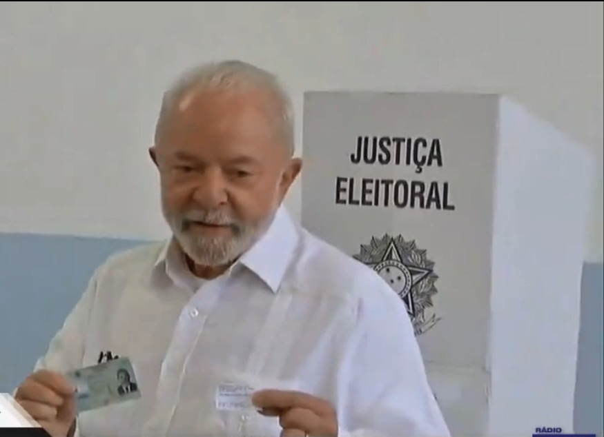 Lula (PT), candidato à presidência, vota em São Bernardo do Campo, SP Foto: Reprodução