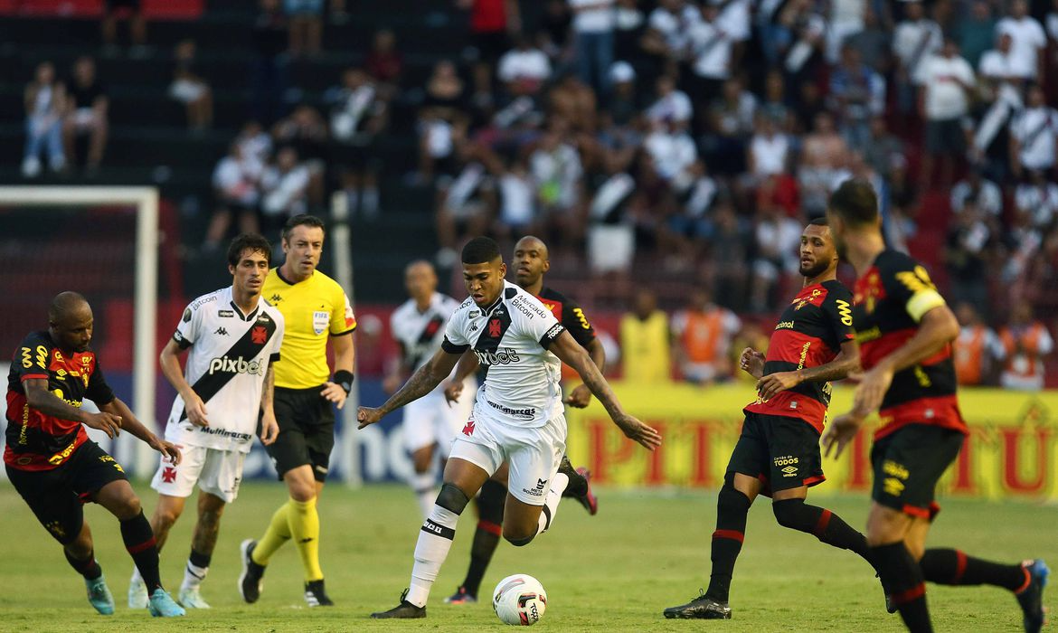 O duelo foi encerrado antes do apito final Daniel Ramalho/Vasco