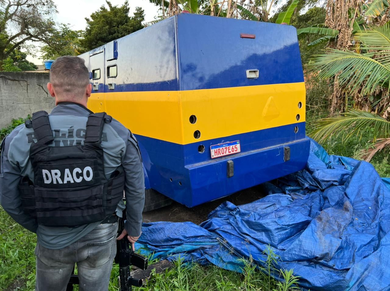 O blindado conta com travas internas nas portas. Divulgação/Polícia Civil