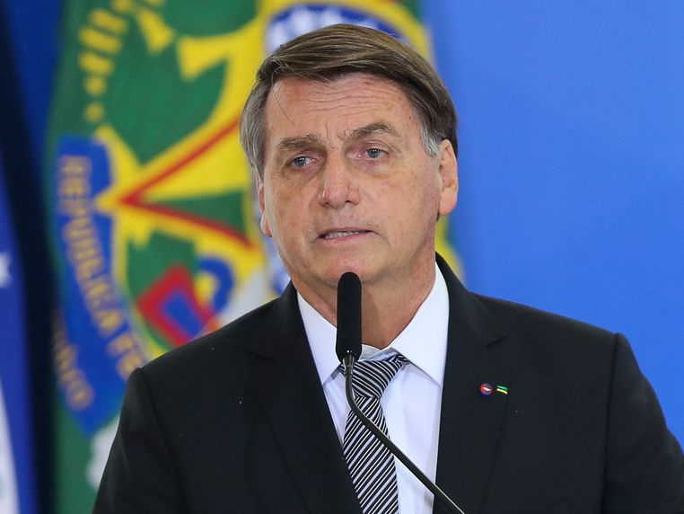 Bolsonaro prorroga desoneração da folha de pagamento 