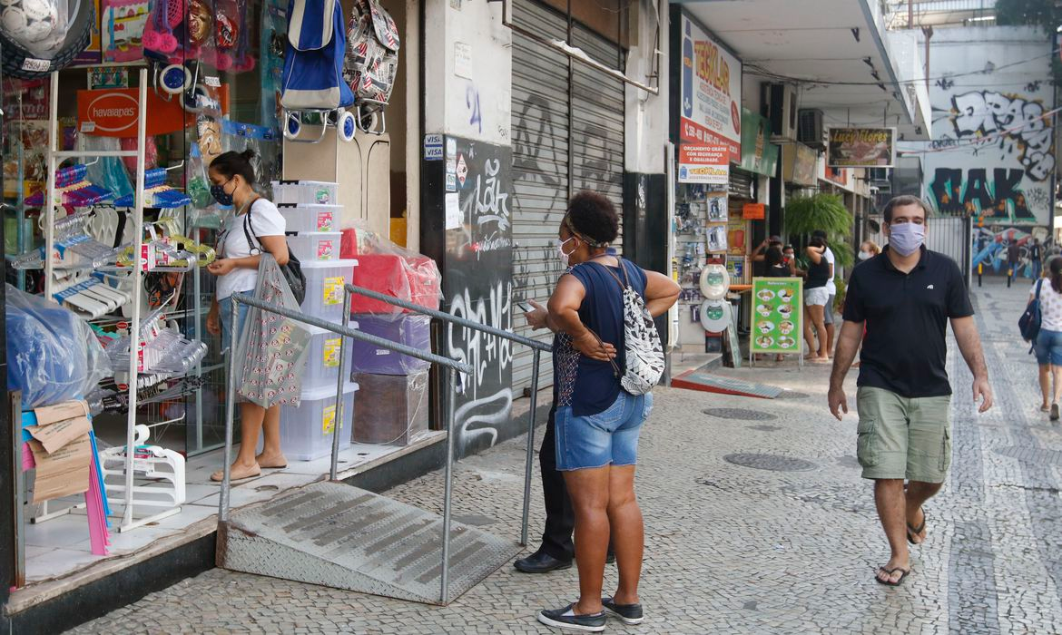 Vendas do comércio crescem 0,4% de setembro para outubro, diz IBGE Fernando Frazão/Agência Brasil