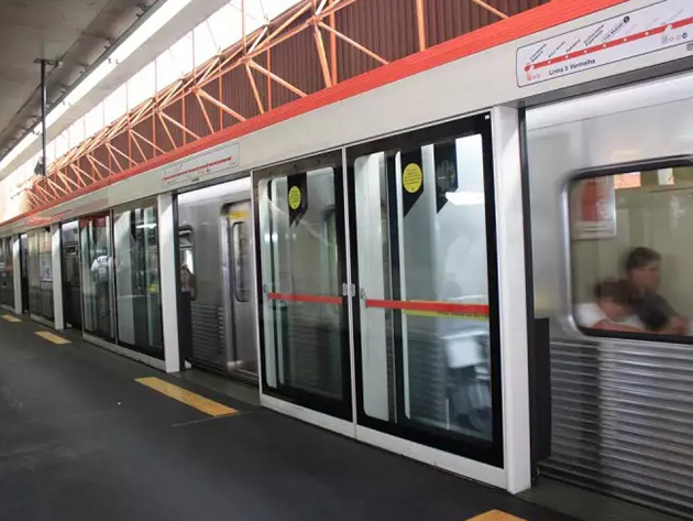 Metrô não tem previsão de abertura de nova licitação para implantação de portas automáticas Reprodução