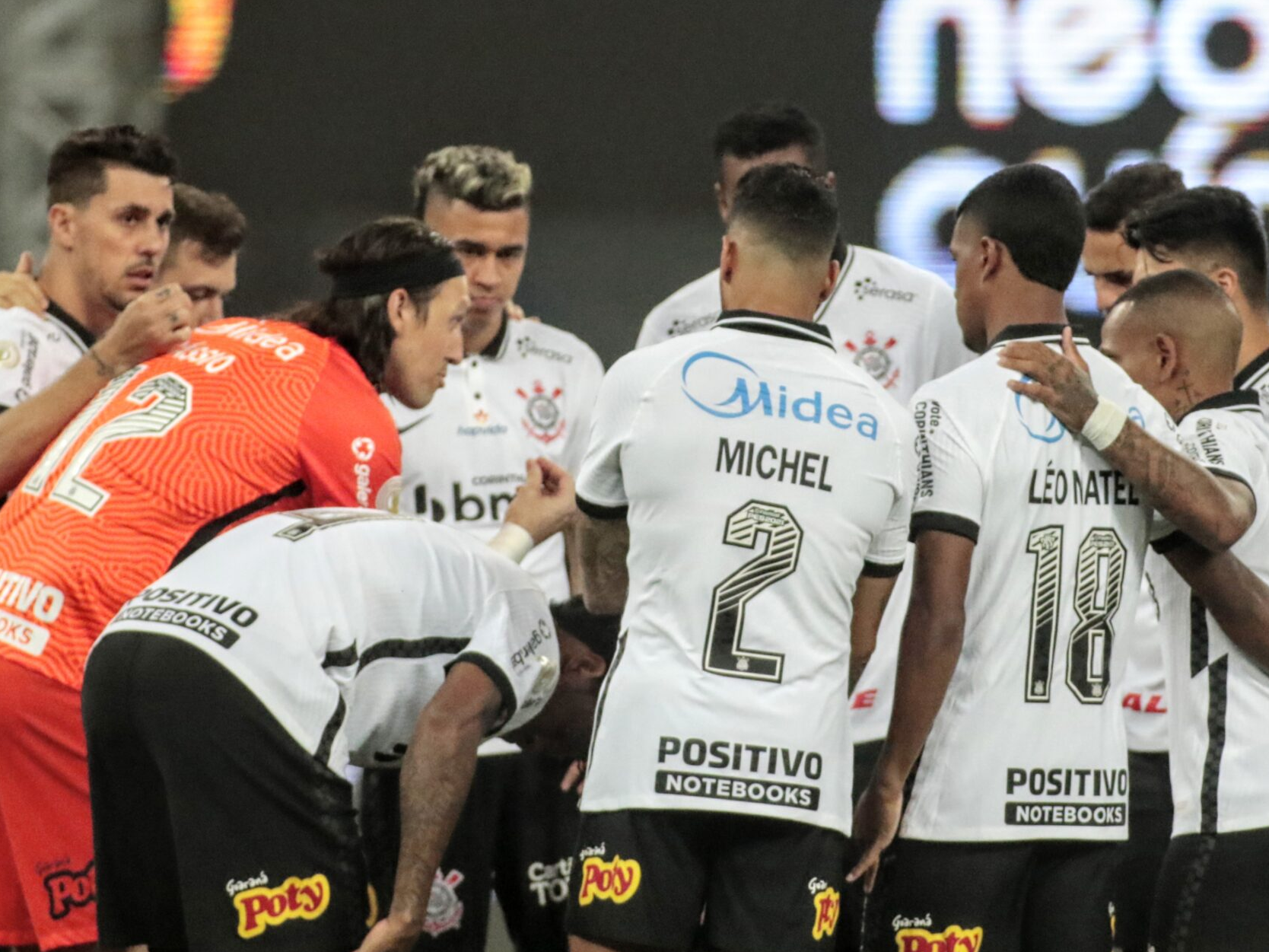 Jogadores do Corinthians reunidos em campo Agência Corinthians