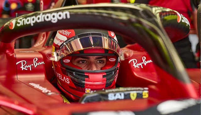 Carlos Sainz renova até 2024