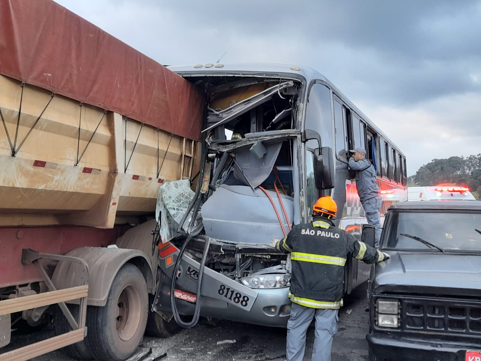Acidente com ônibus deixa vítimas em Itupeva