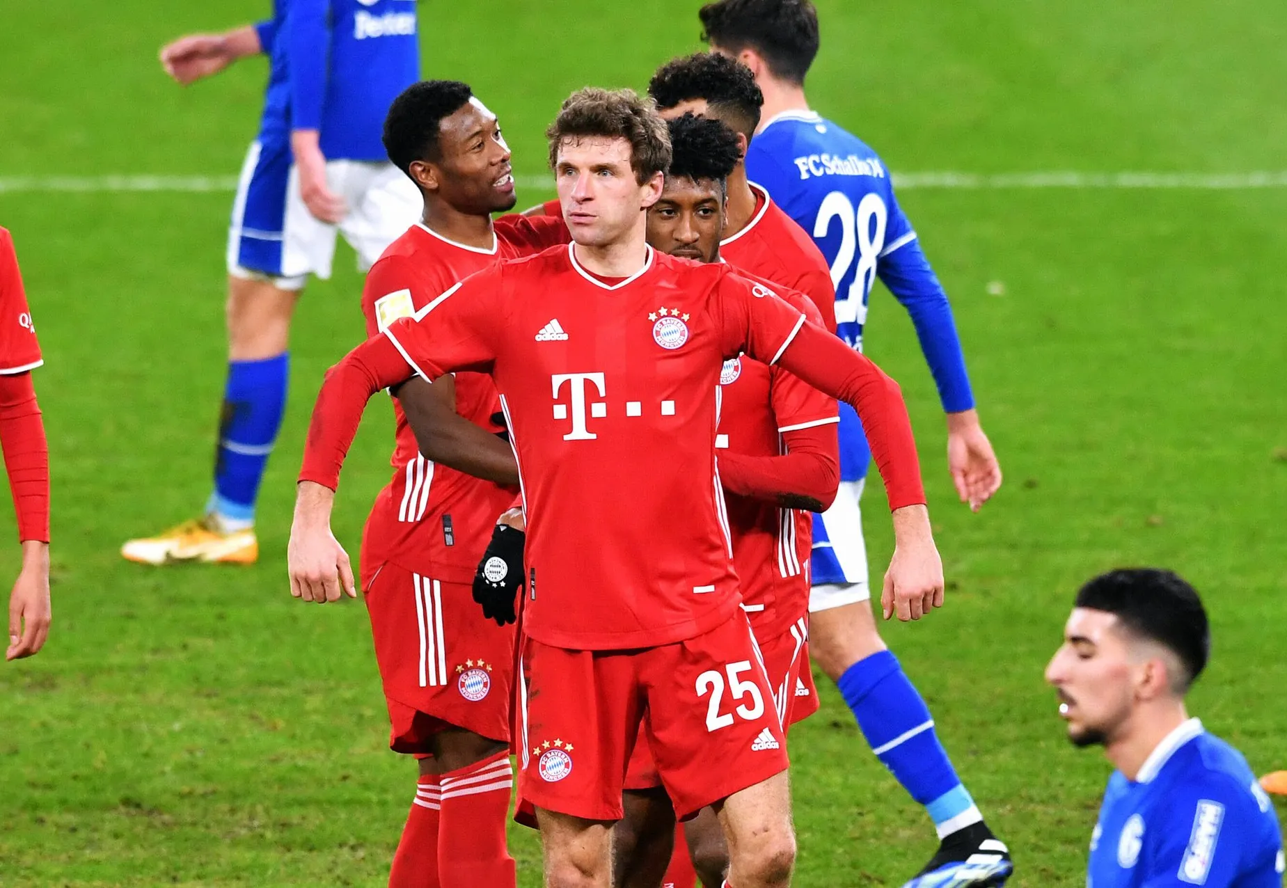 Müller fez dois gols na partida deste domingo