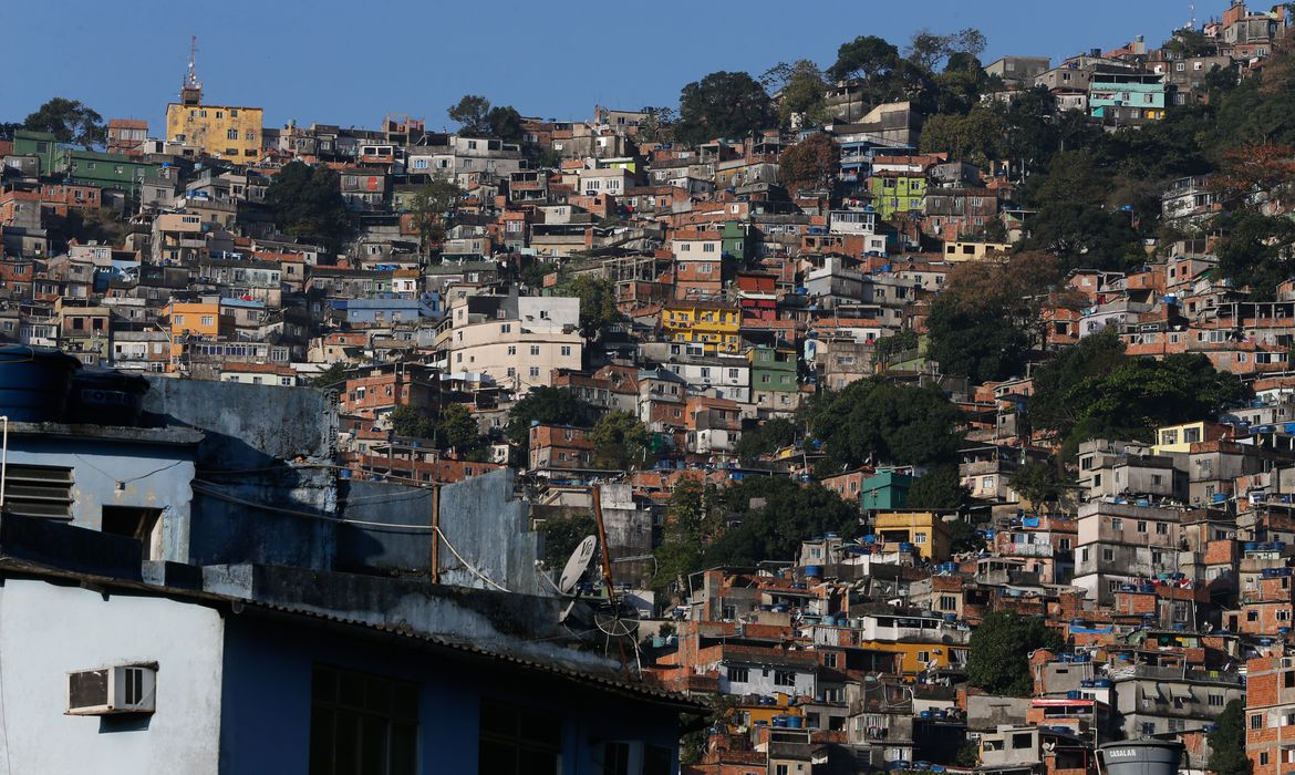 A pesquisa 'Me Respeite, Eu sou Favela' contou com a participação de 1.200 entrevistados Foto: Fernando Frazão/Agência Brasil