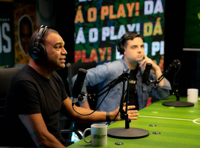 Denílson Show e Chico Garcia recebem Juninho Paulista em podcast; assista